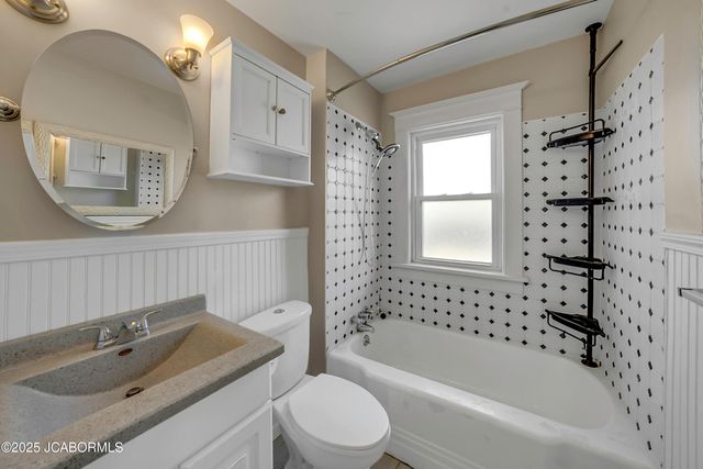 1012 OAK STREET, Jefferson City, MO 65101