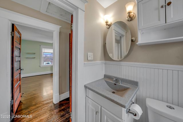 1012 OAK STREET, Jefferson City, MO 65101