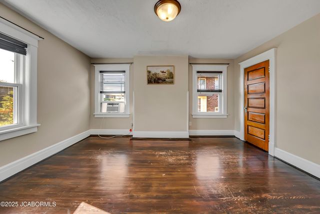 1012 OAK STREET, Jefferson City, MO 65101