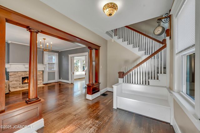 1012 OAK STREET, Jefferson City, MO 65101