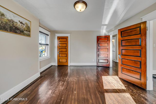 1012 OAK STREET, Jefferson City, MO 65101