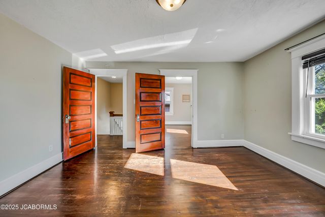 1012 OAK STREET, Jefferson City, MO 65101