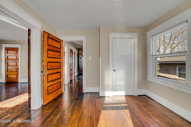 1012 OAK STREET, Jefferson City, MO 65101