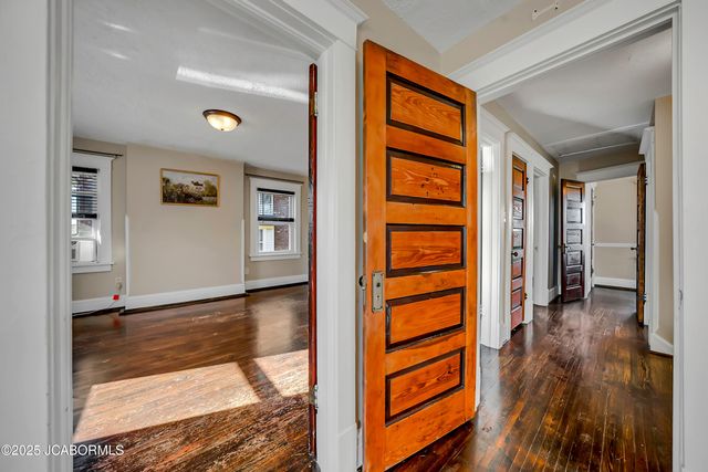 1012 OAK STREET, Jefferson City, MO 65101