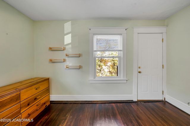 1012 OAK STREET, Jefferson City, MO 65101