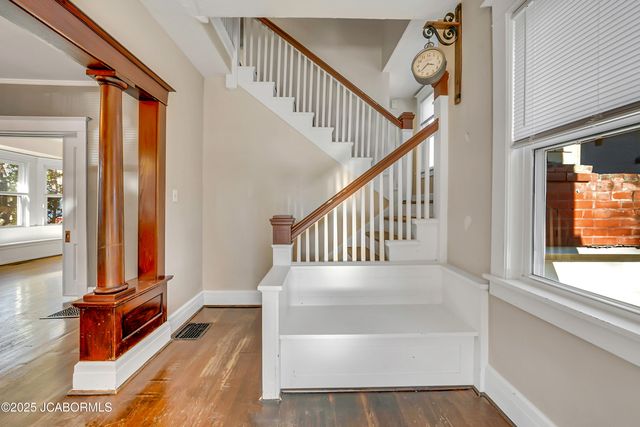 1012 OAK STREET, Jefferson City, MO 65101