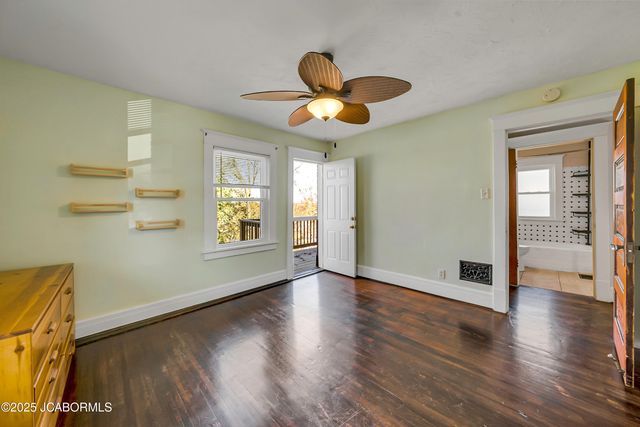 1012 OAK STREET, Jefferson City, MO 65101