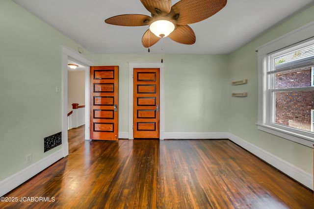 1012 OAK STREET, Jefferson City, MO 65101