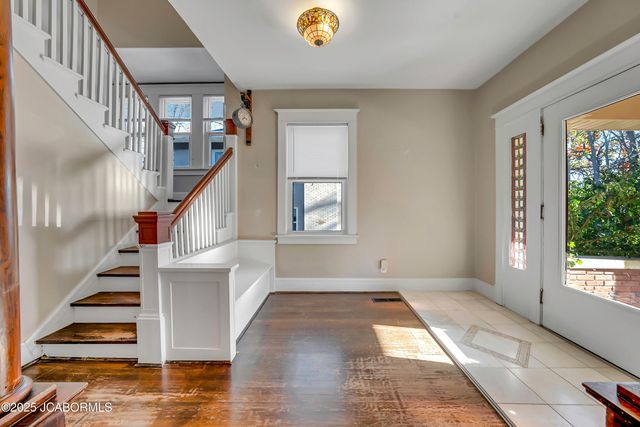 1012 OAK STREET, Jefferson City, MO 65101