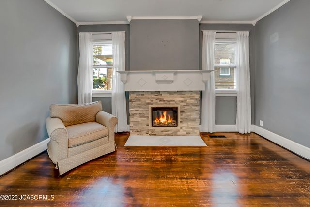 1012 OAK STREET, Jefferson City, MO 65101