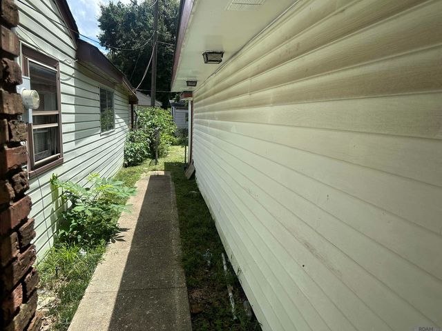5852 St Katherine Ave, Baton Rouge, LA 70805