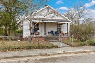 137 Pine Street, Clinton, SC 29325