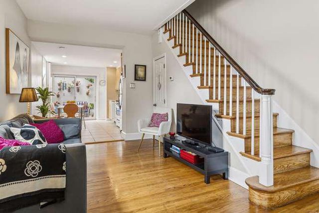 726 S 7TH ST, Philadelphia, PA 19147