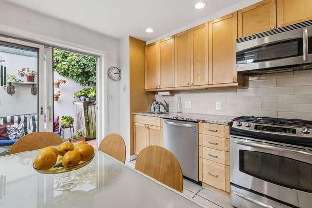 726 S 7TH ST, Philadelphia, PA 19147
