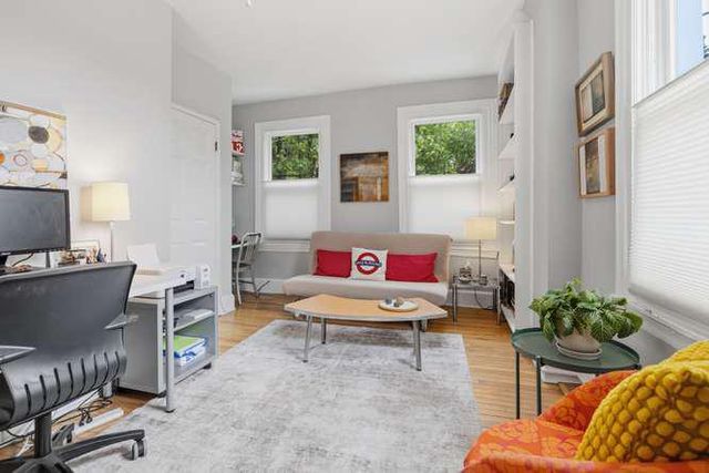 726 S 7TH ST, Philadelphia, PA 19147