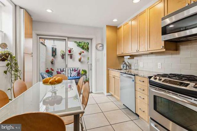 726 S 7TH ST, Philadelphia, PA 19147