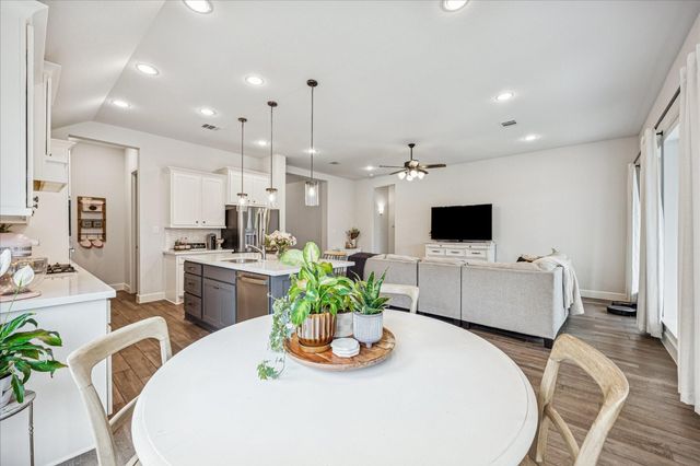 4527 Peloton Road, Rosharon, TX 77583