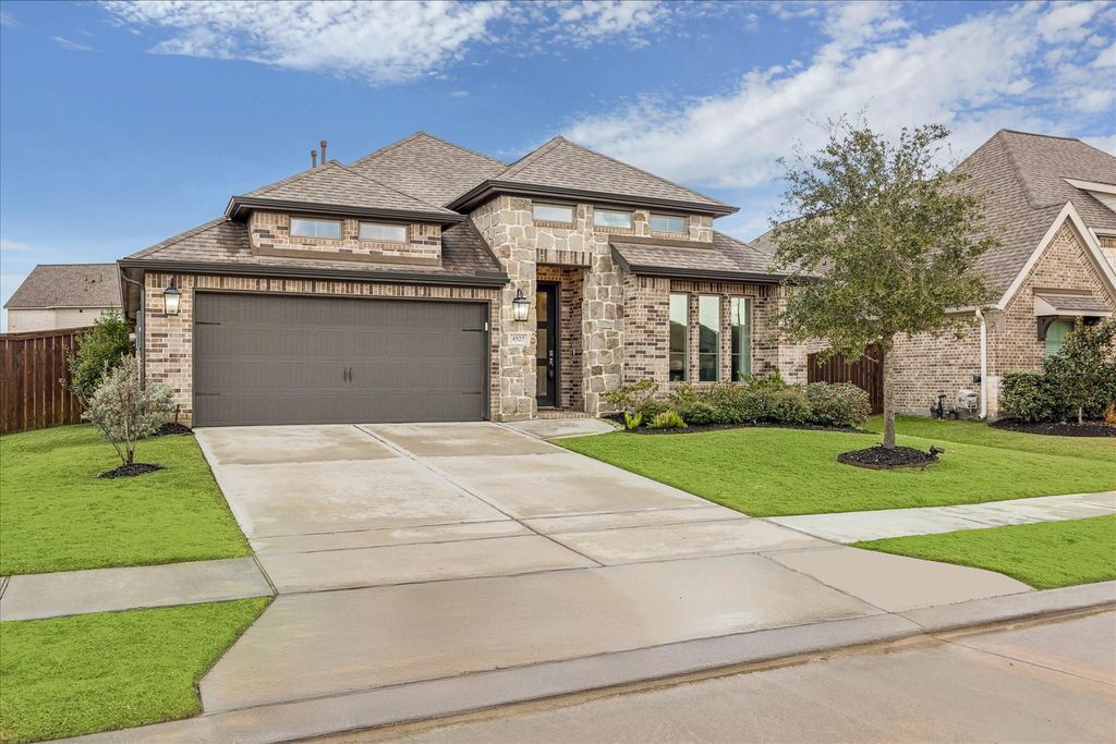 4527 Peloton Road, Rosharon, TX 77583