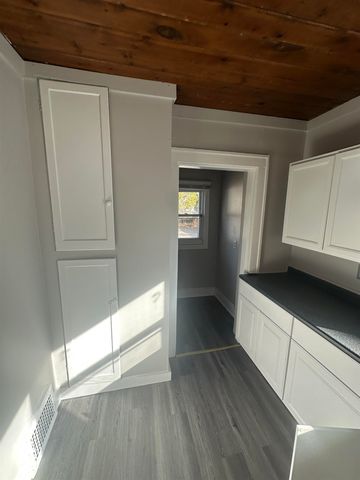 1900 Cadillac Street, Flint, MI 48504