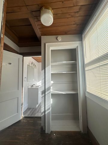 1900 Cadillac Street, Flint, MI 48504