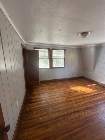 1900 Cadillac Street, Flint, MI 48504