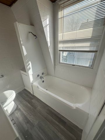 1900 Cadillac Street, Flint, MI 48504