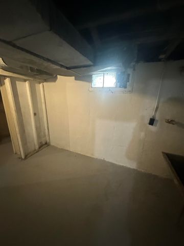 1900 Cadillac Street, Flint, MI 48504