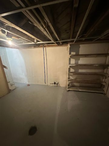 1900 Cadillac Street, Flint, MI 48504