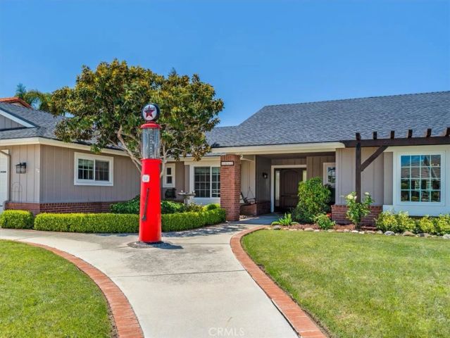 1062 Camelot Drive, Santa Maria, CA 93455