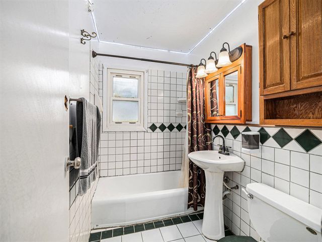 2016 AVE L, Council Bluffs, IA 51501