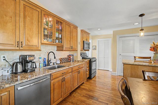 31 Cypress Lane, Orangeburg, NY 10962