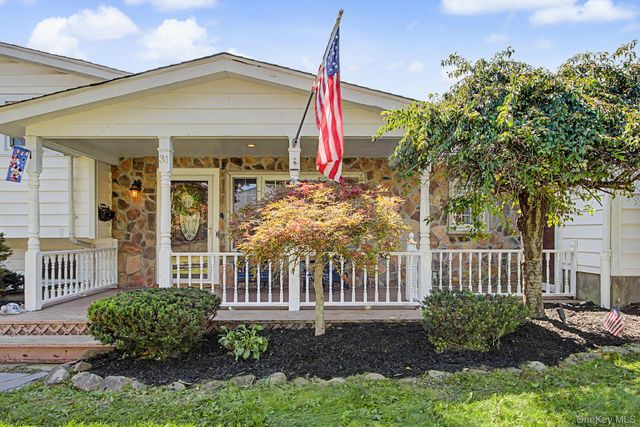 31 Cypress Lane, Orangeburg, NY 10962