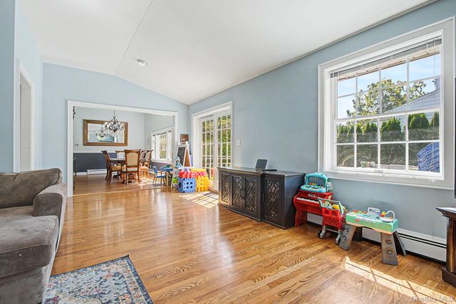 31 Cypress Lane, Orangeburg, NY 10962