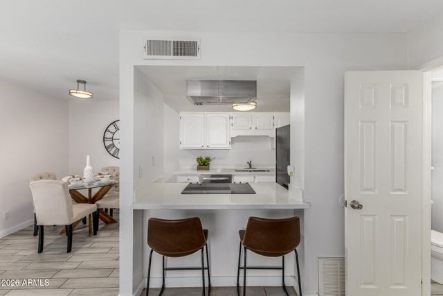 10207 N 8TH Street A, Phoenix, AZ 85020