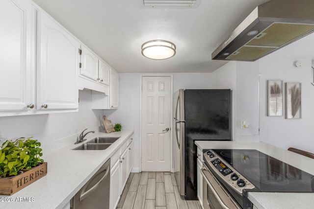 10207 N 8TH Street A, Phoenix, AZ 85020