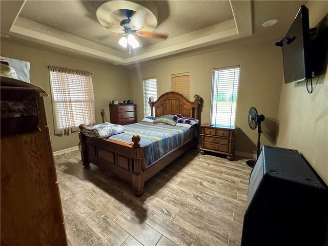 1521 Seabreeze St, Alice, TX 78332