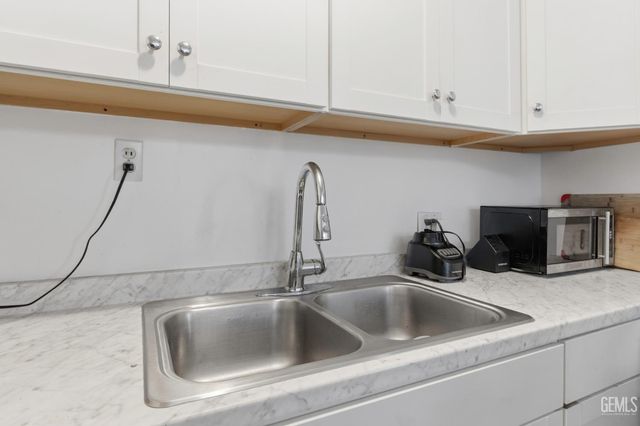 1625 Adrian Street, Bakersfield, CA 93308
