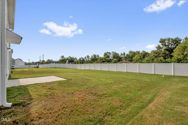 25 W Emily Gardens Drive, Selma, NC 27576