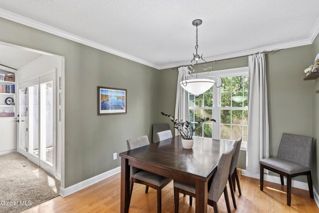 41 Covington Avenue, Colonie, NY 12304