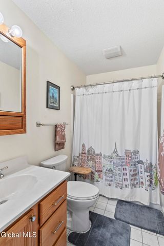 41 Covington Avenue, Colonie, NY 12304