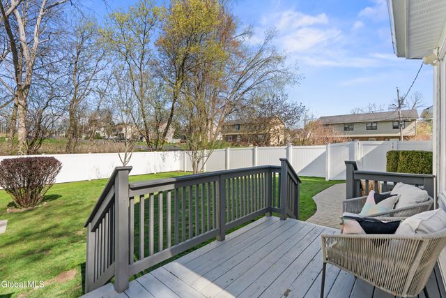 41 Covington Avenue, Colonie, NY 12304