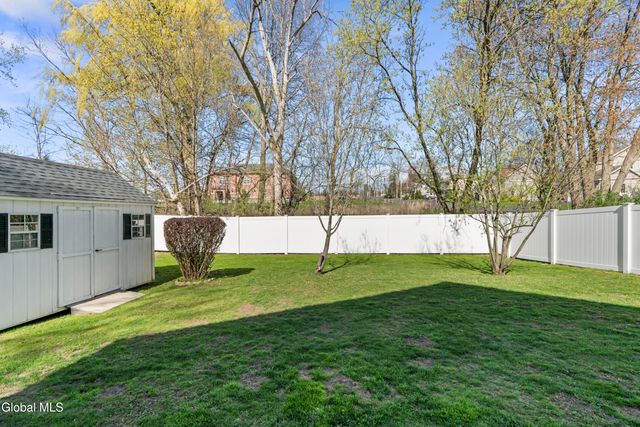41 Covington Avenue, Colonie, NY 12304