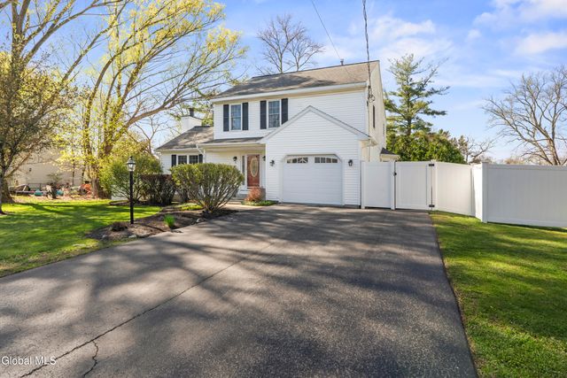 41 Covington Avenue, Colonie, NY 12304