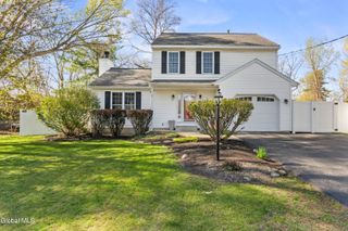 41 Covington Avenue, Colonie, NY 12304