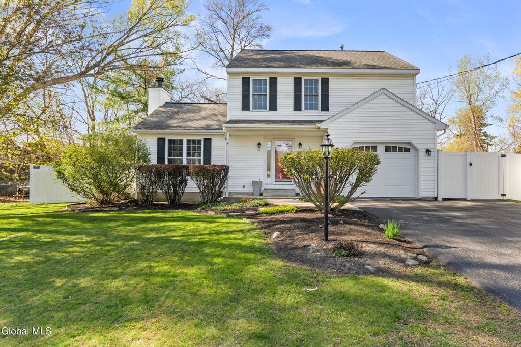 41 Covington Avenue, Colonie, NY 12304