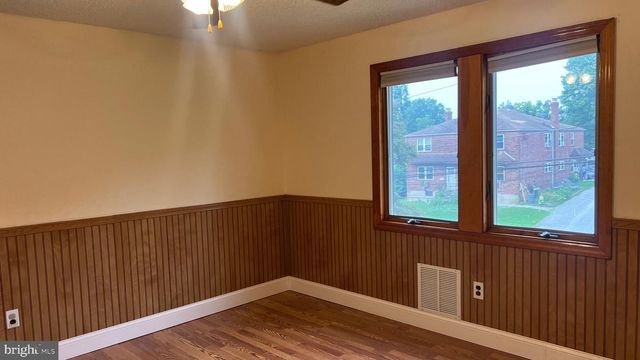319 E SOUTH AVE, Glenolden, PA 19036