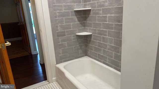 319 E SOUTH AVE, Glenolden, PA 19036