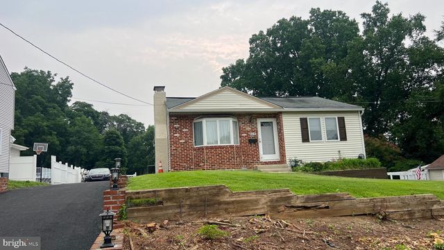 319 E SOUTH AVE, Glenolden, PA 19036