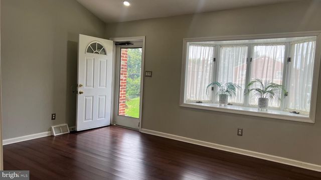 319 E SOUTH AVE, Glenolden, PA 19036