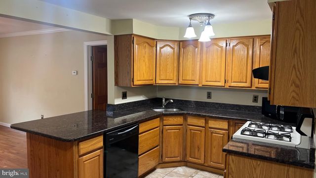 319 E SOUTH AVE, Glenolden, PA 19036